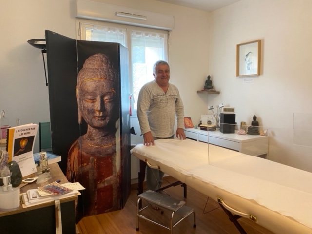 Christian Grzes dans son cabinet